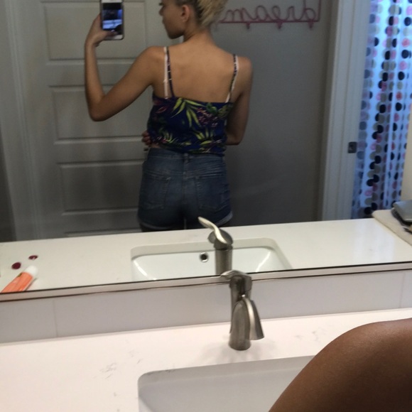 Denim shorts - Picture 4 of 4